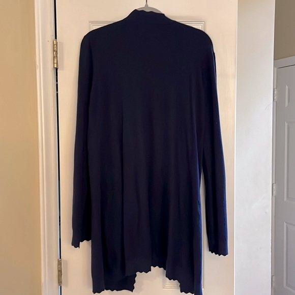 Navy Blue cardigan size large - Picture 3 of 4
